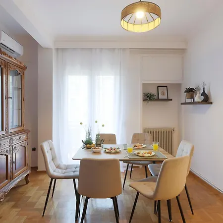 Luxury Vantage 3br Spatial View Apartment *